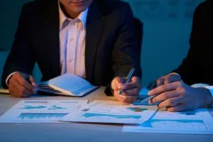 “Persistir é diferente de insistir”: o que novos assessores aprenderam no início
