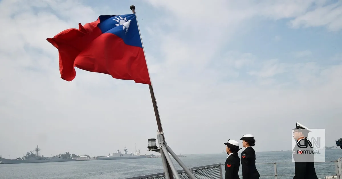 China descreve proposta de aumento de Defesa de Taiwan como "desperdício"