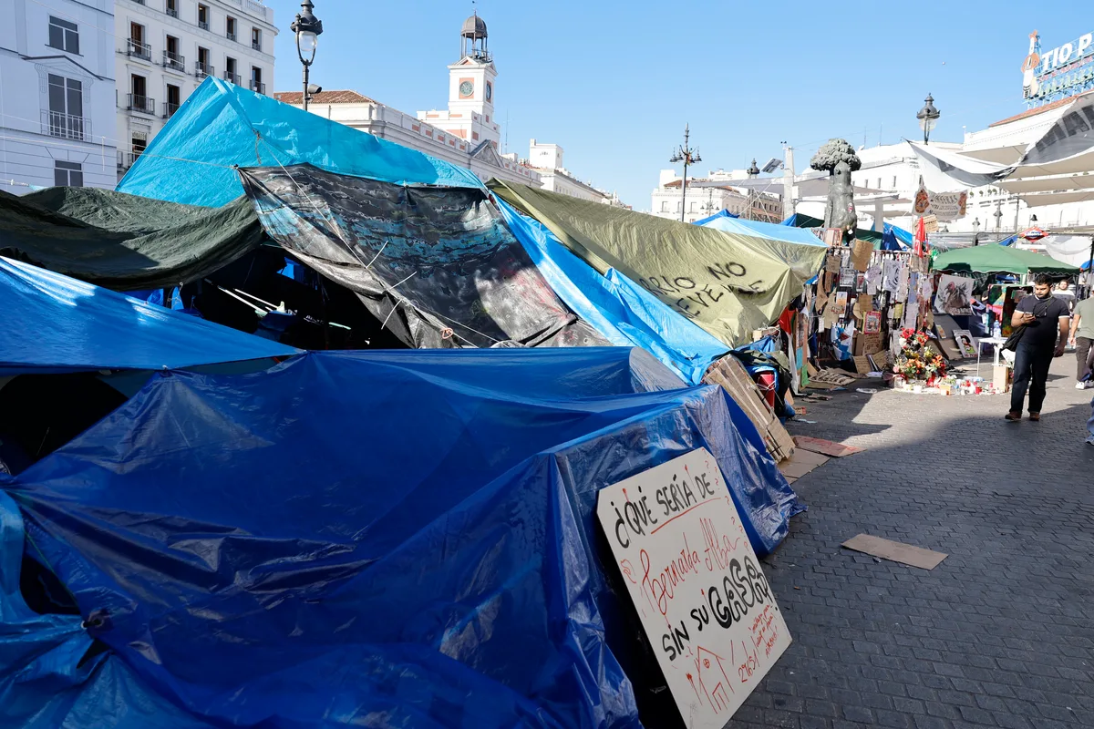 El Ayuntamiento de Madrid ha puesto 180 multas en Sol por suciedad y consumo de alcohol y drogas