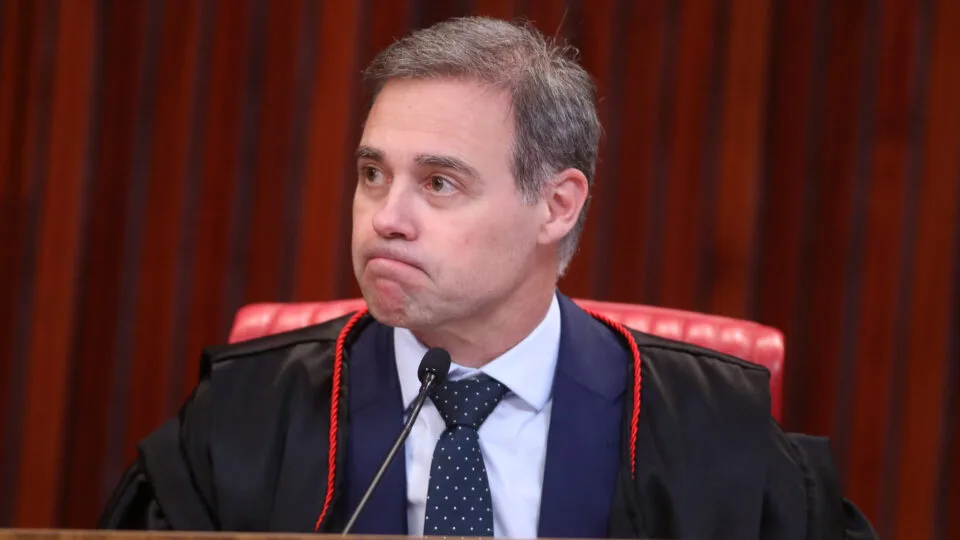 TSE barra análise de liminar de Mendonça contra PT e manda redistribuir processo