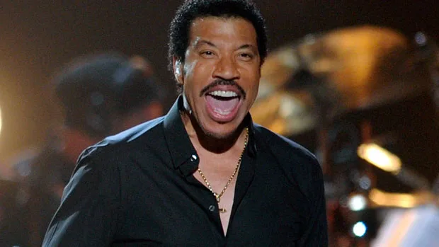 Lionel Richie é internado após show nos Estados Unidos, segundo portal