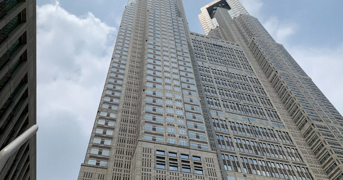 東京都、私立中の授業料支援を最大12万円に増額 所得制限なし