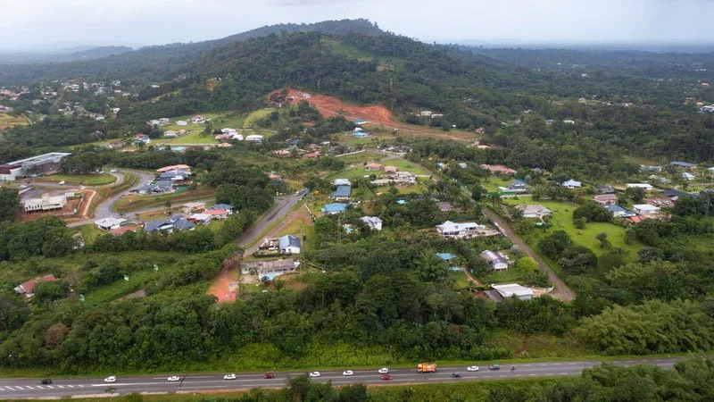 Un enfant de 7 ans retrouvé mort en Guyane après avoir été oublié dans un car scolaire