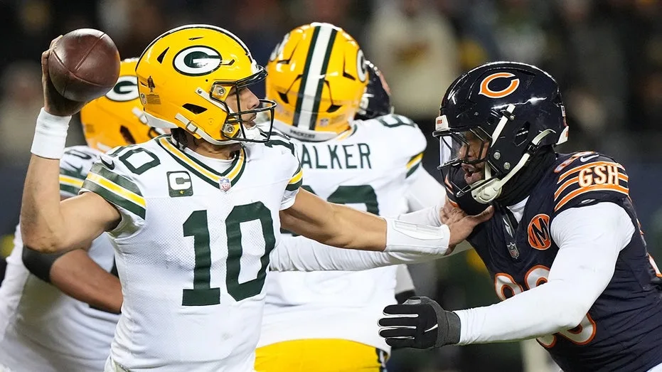 Packers get revenge chance as Bears lean on run game without Caleb Williams