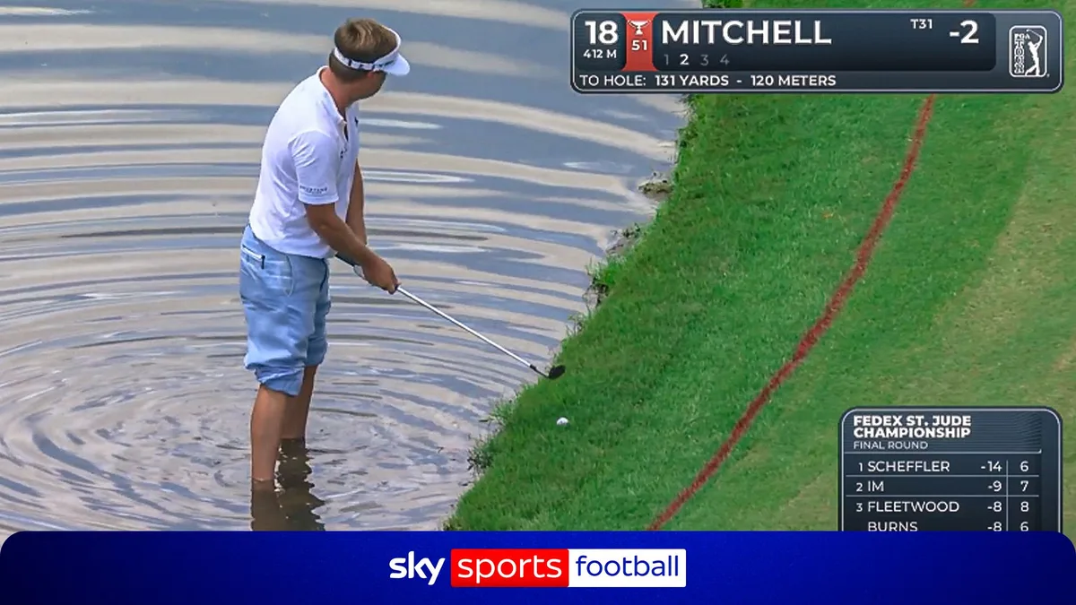 Oh no! Mitchell's BMW Championship hopes in danger after this unlucky shot!