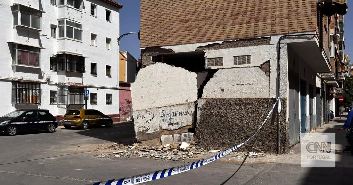 Centenas de chamadas e danos na cidade: Granada sobe o nível de emergência após série de sismos