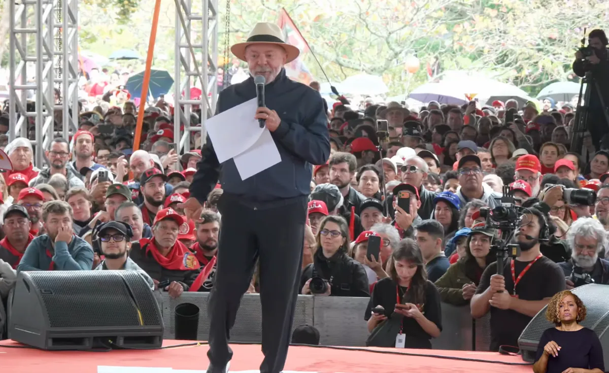 Bolsa Família maior não muda intenção de voto em Lula, mostra pesquisa
