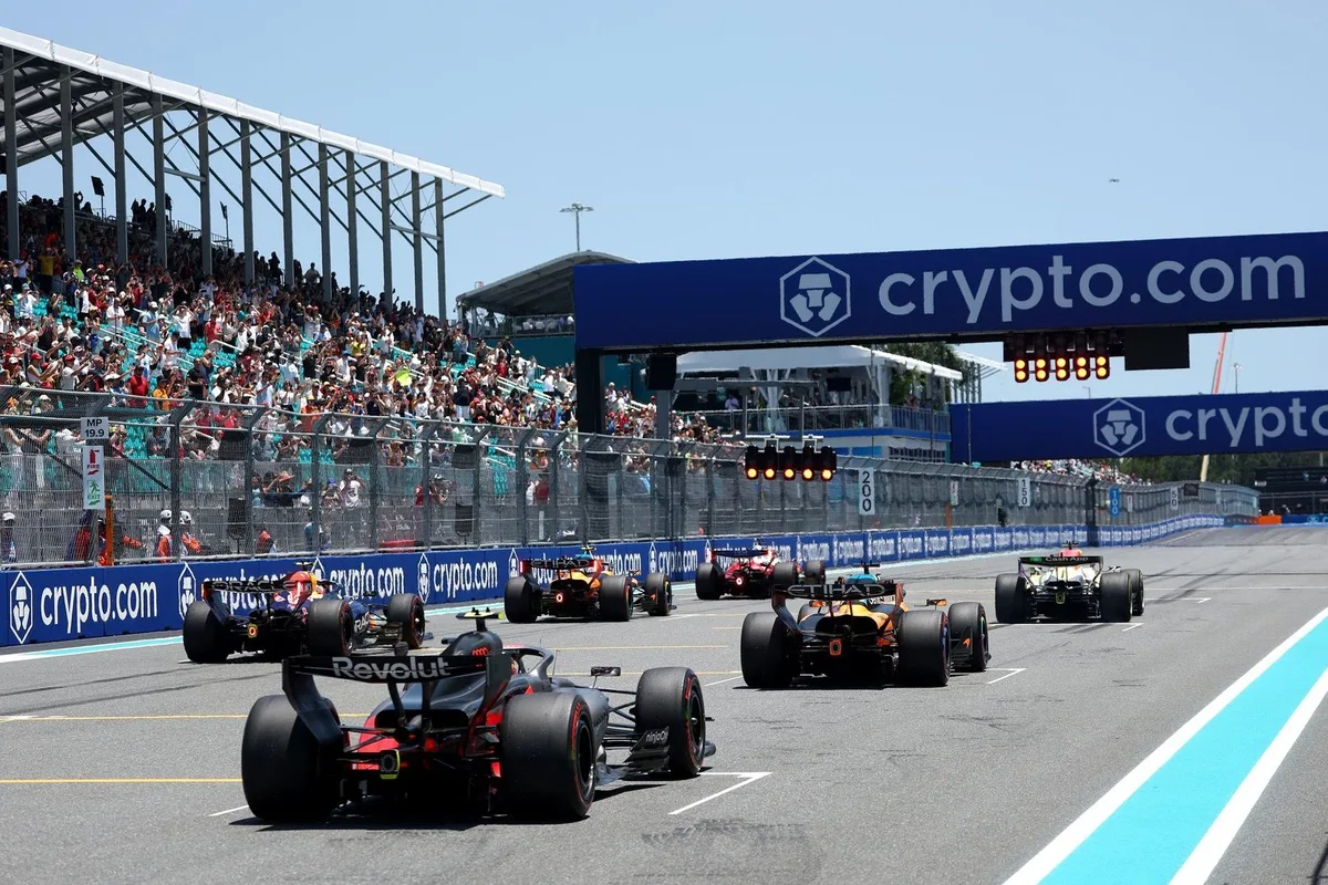Nike busca possível acordo com a F1, afirma portal