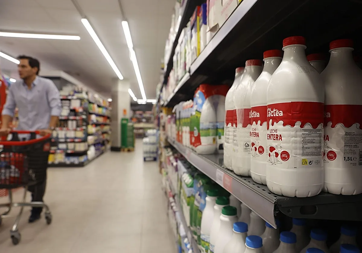 Huelga en el comercio de la alimentación: «Hay empleados que llevan 30 años cobrando 1.100 euros»