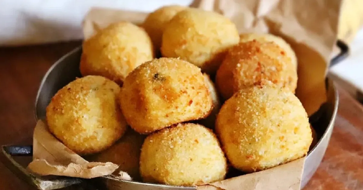 Croquetas de papa rellenas para un rico picoteo