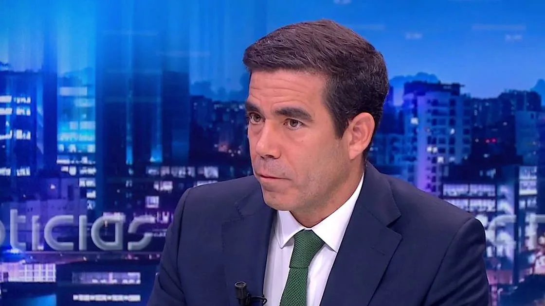 António Leitão Amaro: “Nós ouvimos e compreendemos todas as pessoas, incluindo Passos Coelho”