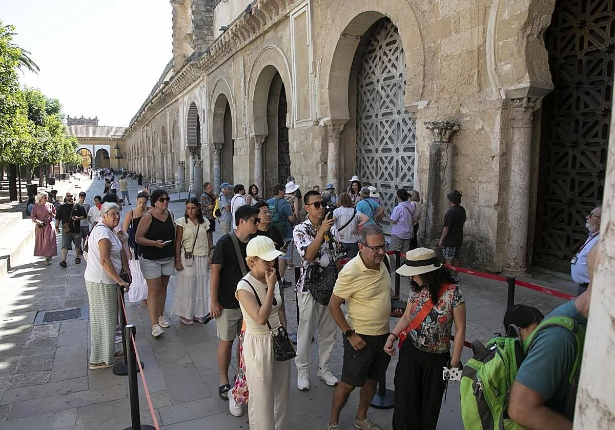 Córdoba roza los 100.000 viajeros en agosto y dispara las pernoctaciones hoteleras