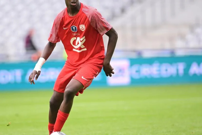 Mercato : Strasbourg prête Idrissa Sabaly au Red Star