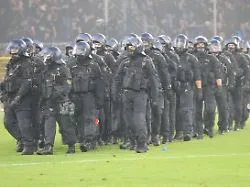 "Schande von Mannheim": Sicherheitsdebatte wird auf Pokal-"Schlachtfeld" neu angefacht