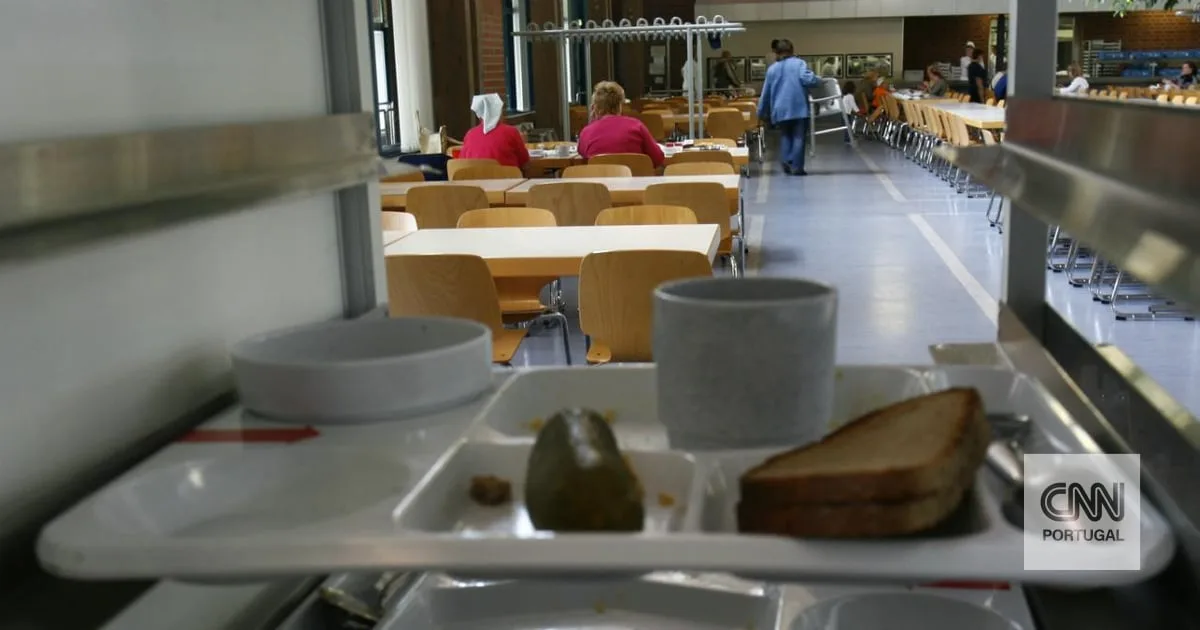 Cada vez mais municípios oferecem refeições gratuitas aos alunos