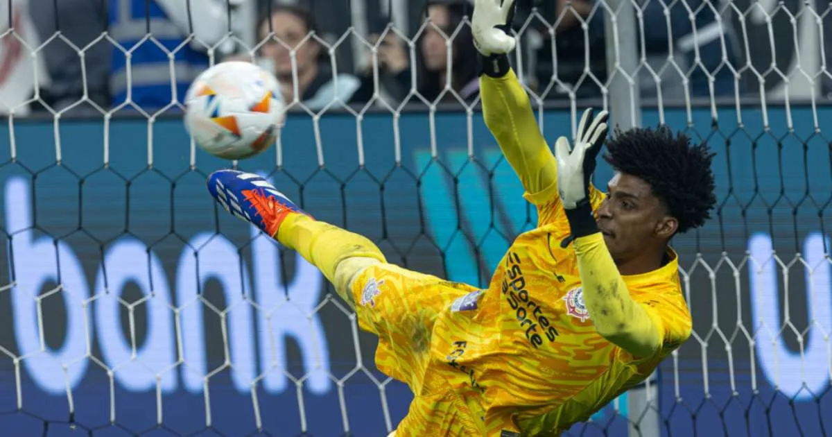 Hulk, Bruno Henrique, Thiago Silva, Léo Pereira, Rodrigo Garro, Jhon Arias, Hugo Souza, Nonato, Agustín Giay, Kaio César: a seleção da rodada de ida das quartas de final da Libertadores