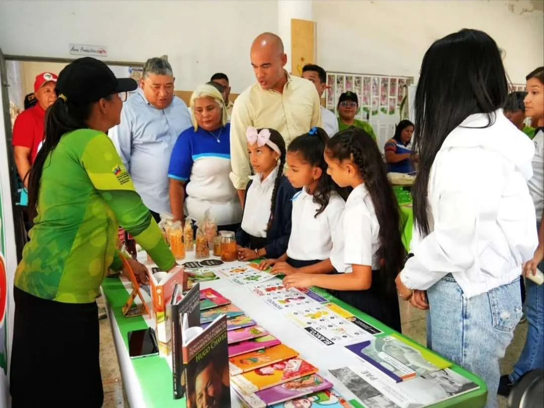 Héctor Rodríguez: Ningún niño quedará fuera del sistema educativo por razones burocráticas