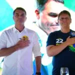 Tarcísio ‘mergulha’ na campanha em busca de 7 milhões de votos para eleger Flávio