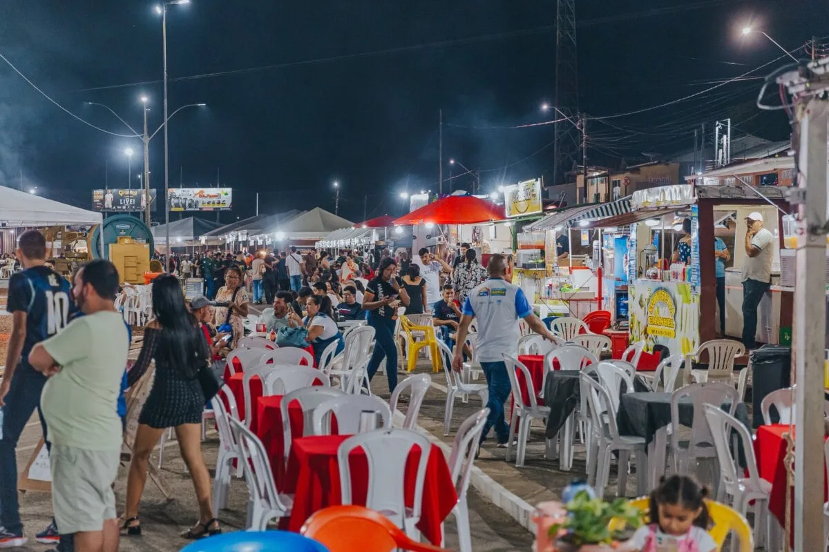 Primeira noite do Festival da Farinha reúne público e mantém vendas