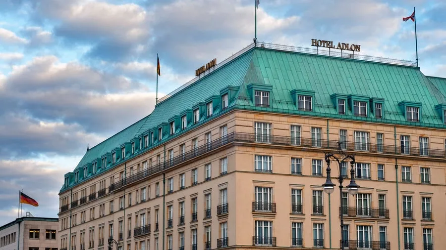 Hotel Adlon: Frist für Adlon-Verkauf endet heute – viele Fragen weiter offen