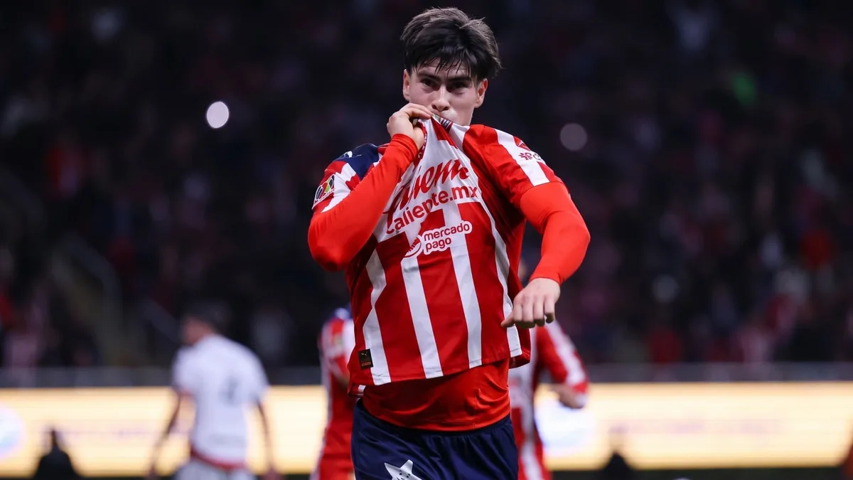 David Faitelson manda mensaje de presión a la Hormiga González para dejar a Chivas e ir a Europa: “Vete ya”