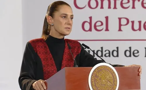Sheinbaum destaca importancia de defender la soberanía; acusa a Calderón de abrir la puerta a agencias de EU