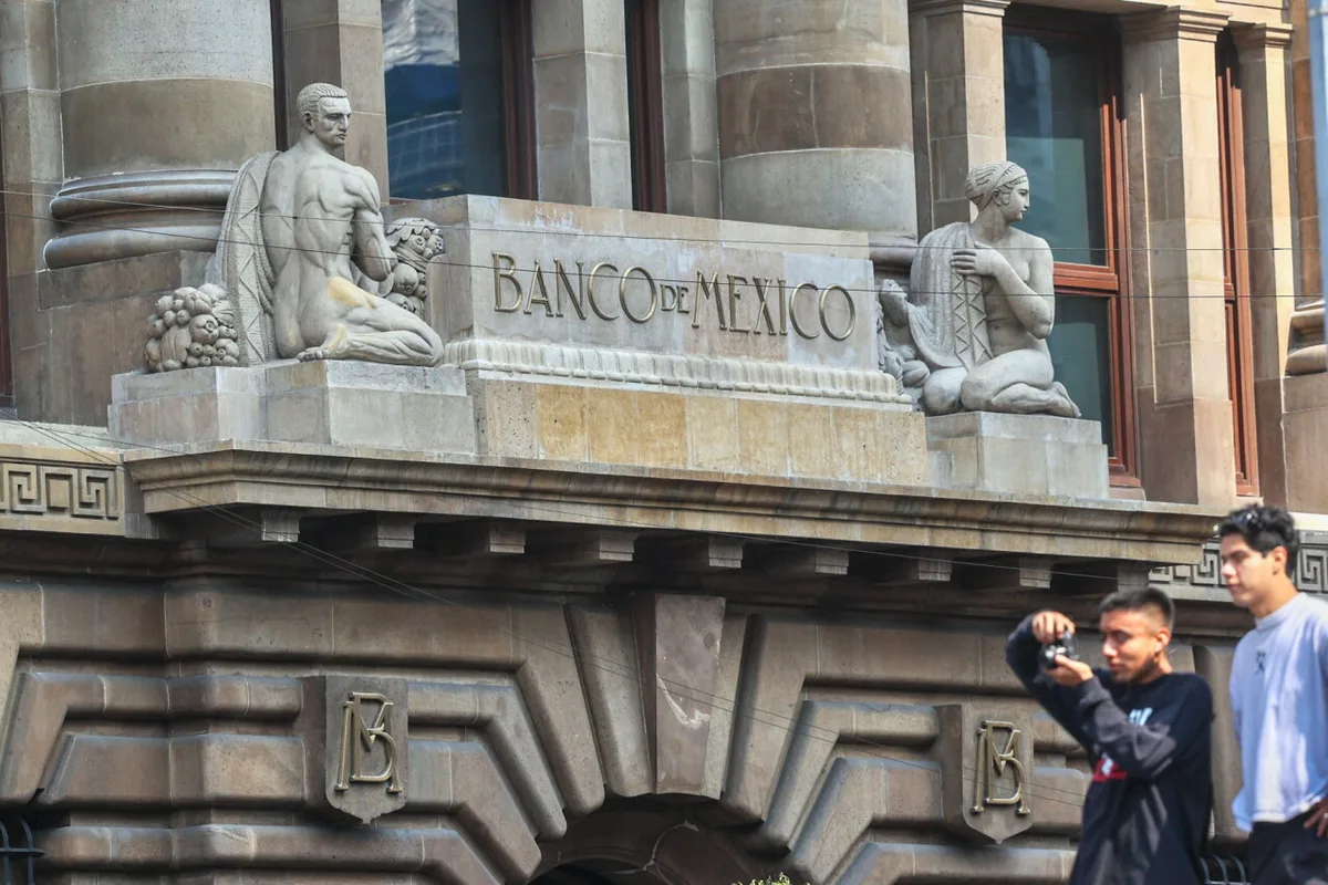 Banxico se pone optimista y mejora a 1.5% su pronóstico para la economía mexicana en 2026