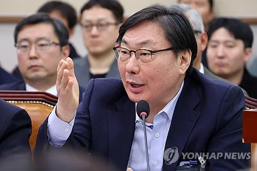 與김한규 "이화영은 개인 비리도 있어…李대통령 사건과 달라"