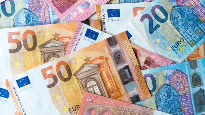 Dans la fabrique des billets de banque : le graphisme fiduciaire ou l’art de la confiance monétaire
