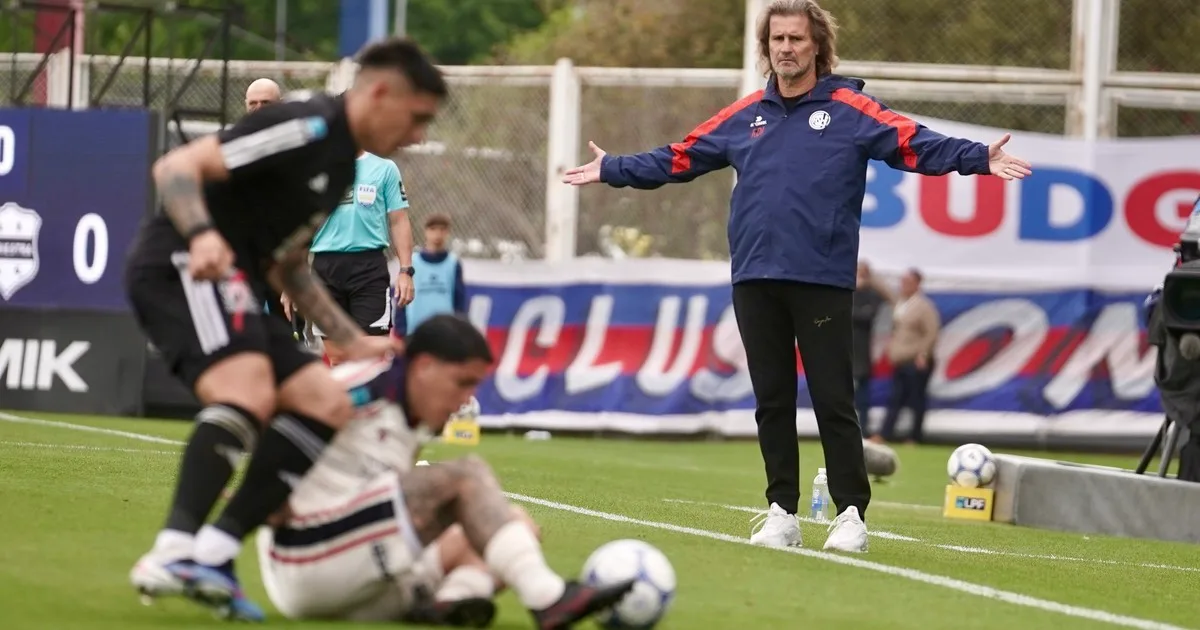 Insua, tras el triunfo ante Riestra: "Ganamos de forma merecida" y "lo importante es que la gente hoy se fue contenta"