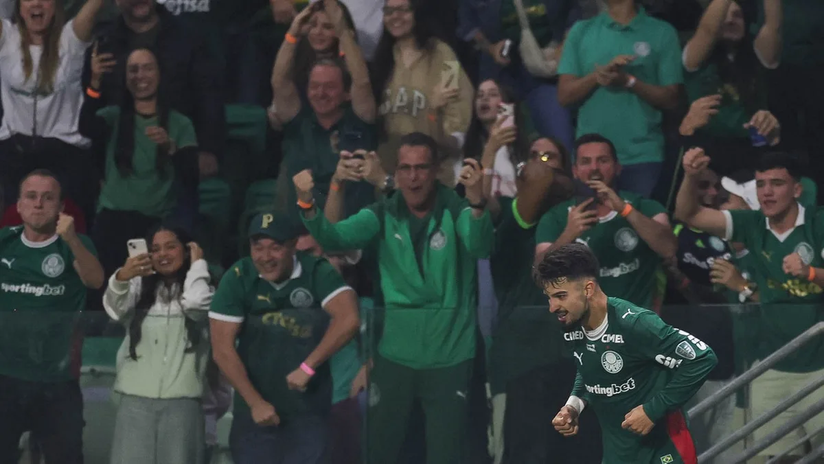 Flaco López fala sobre postura do Palmeiras no mercado e afirma: "O futuro é algo para daqui a pouco"