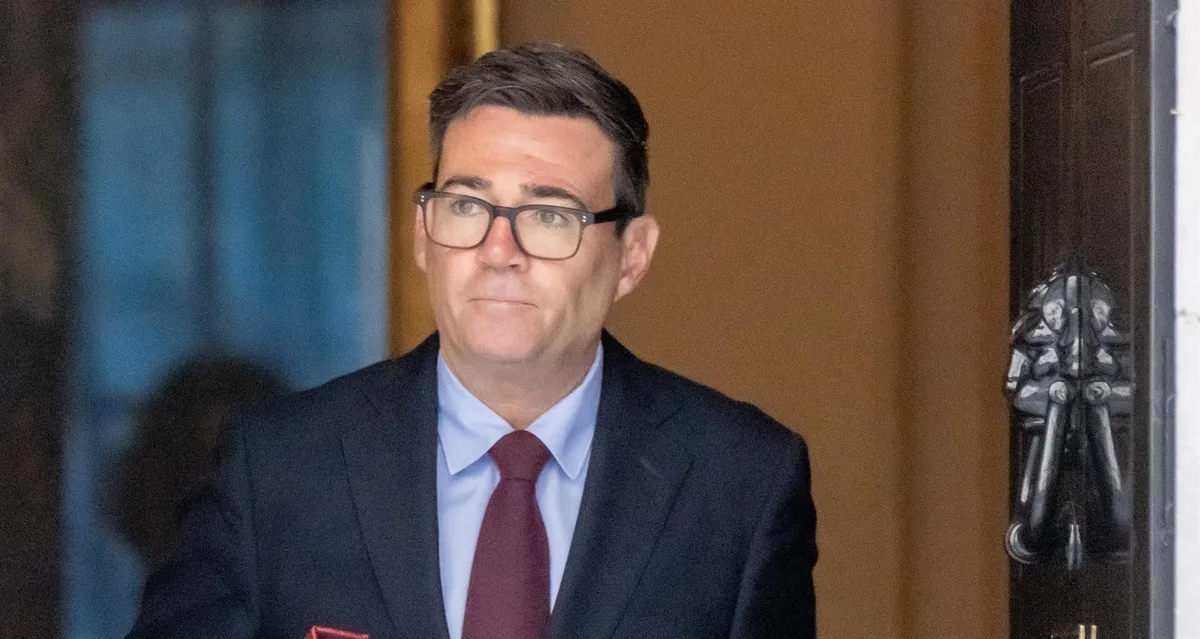 Burnham cancela su agenda de hoy y mañana por el fallecimiento de su padre