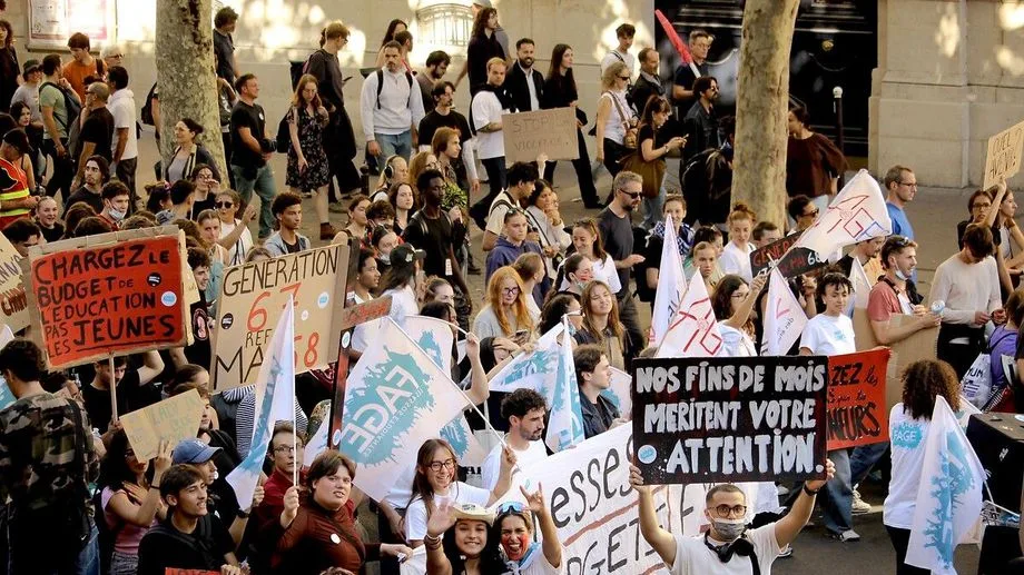 Mobilisation lycéenne : 6.877 manifestants placés en garde à vue depuis le début du mouvement