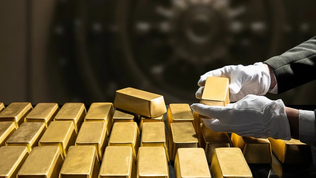 Gold rebounds after Fed rate rise as banks back long-term demand outlook
