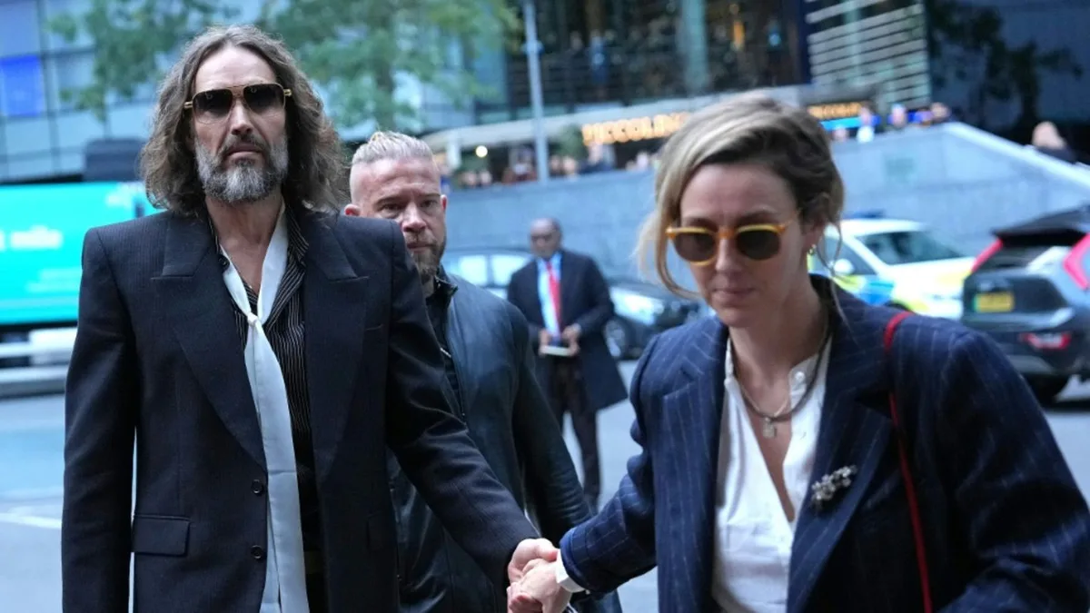 Missbrauchsvorwürfe: „Zombie“-Zustand im Hotelzimmer: Der Prozess gegen Russell Brand