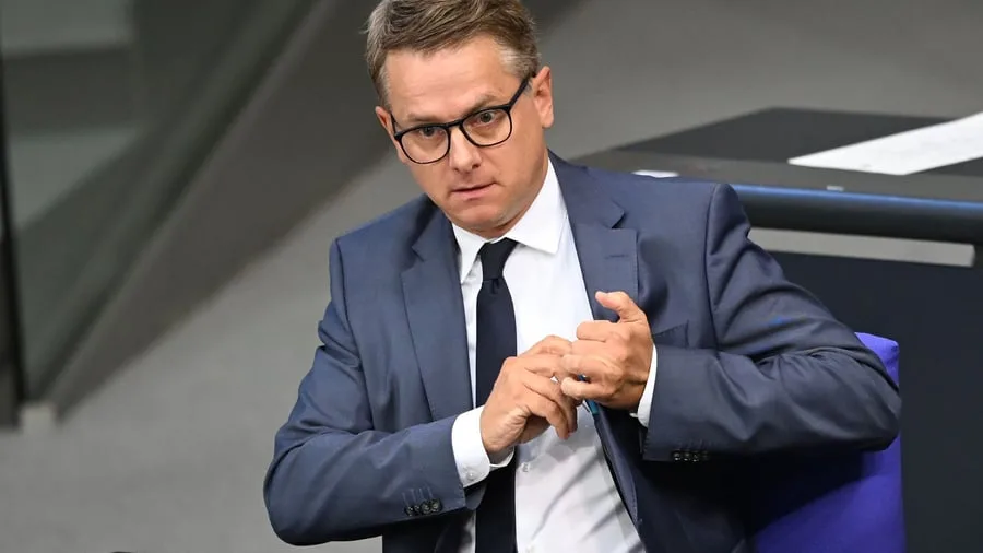 Pflege: Linnemann plant Kommission für umfassende Pflegereform