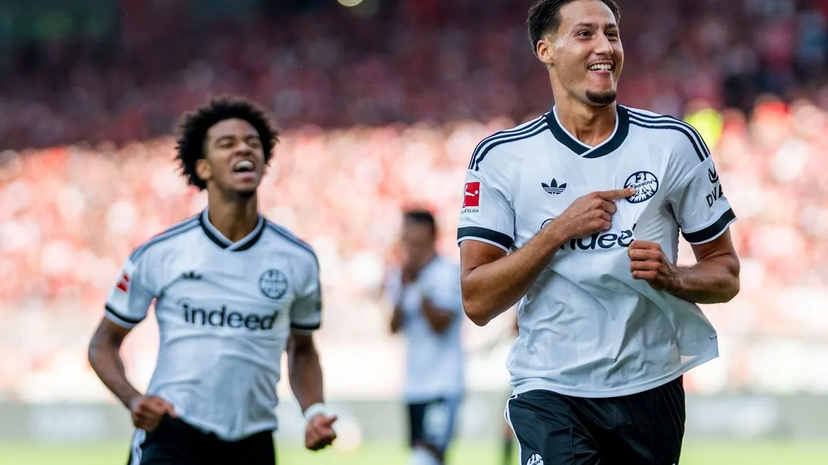Fußball-Bundesliga: Papa holte Olympia-Silber: Jetzt greift Ebnoutalib Junior an