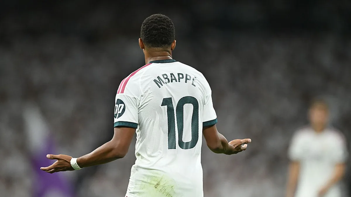 Mou lo niega, pero nadie entiende a Mbappé: su distancia con el Real Madrid descoloca a la afición