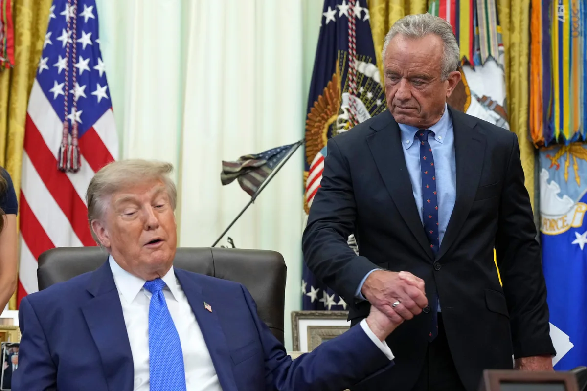 Advierten médicos que por la orden ejecutiva de Trump sobre las vacunas va aumentar el miedo y pondrá en peligro a los niños