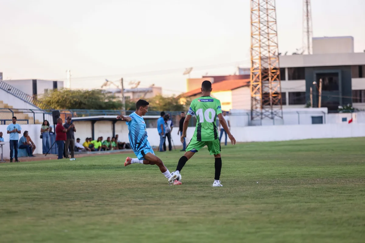 Pau Ferro e Lajedo abrem a Copa do Interior e Interbairros de Petrolina no Paulo Coelho