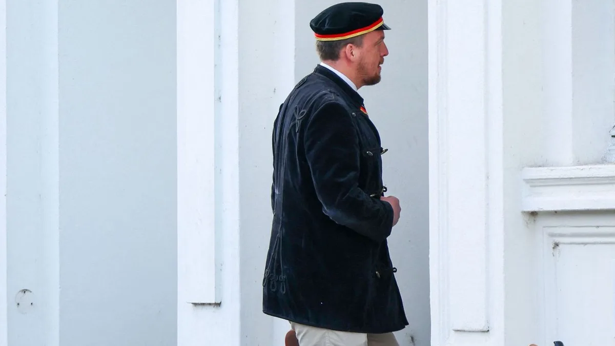 AfD in NRW: Mensur in Düsseldorf - AfD-Politiker tragen Fechtkampf aus