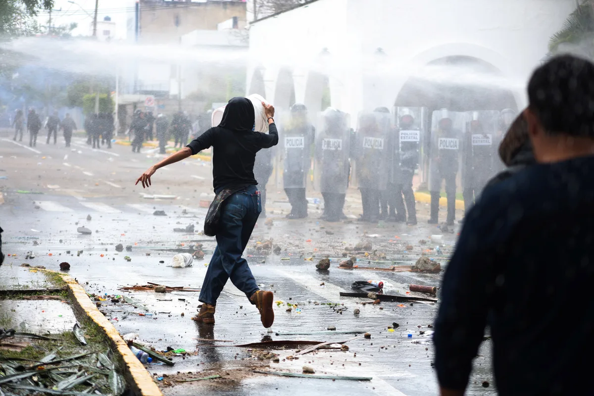 Liberan a 10 de los 39 detenidos en Guadalajara durante manifestación por agua limpia: continuarán proceso por tres delitos
