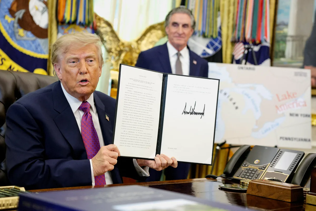 Trump firmó una orden ejecutiva para cambiar el nombre del Lago Ontario por “Lago América”