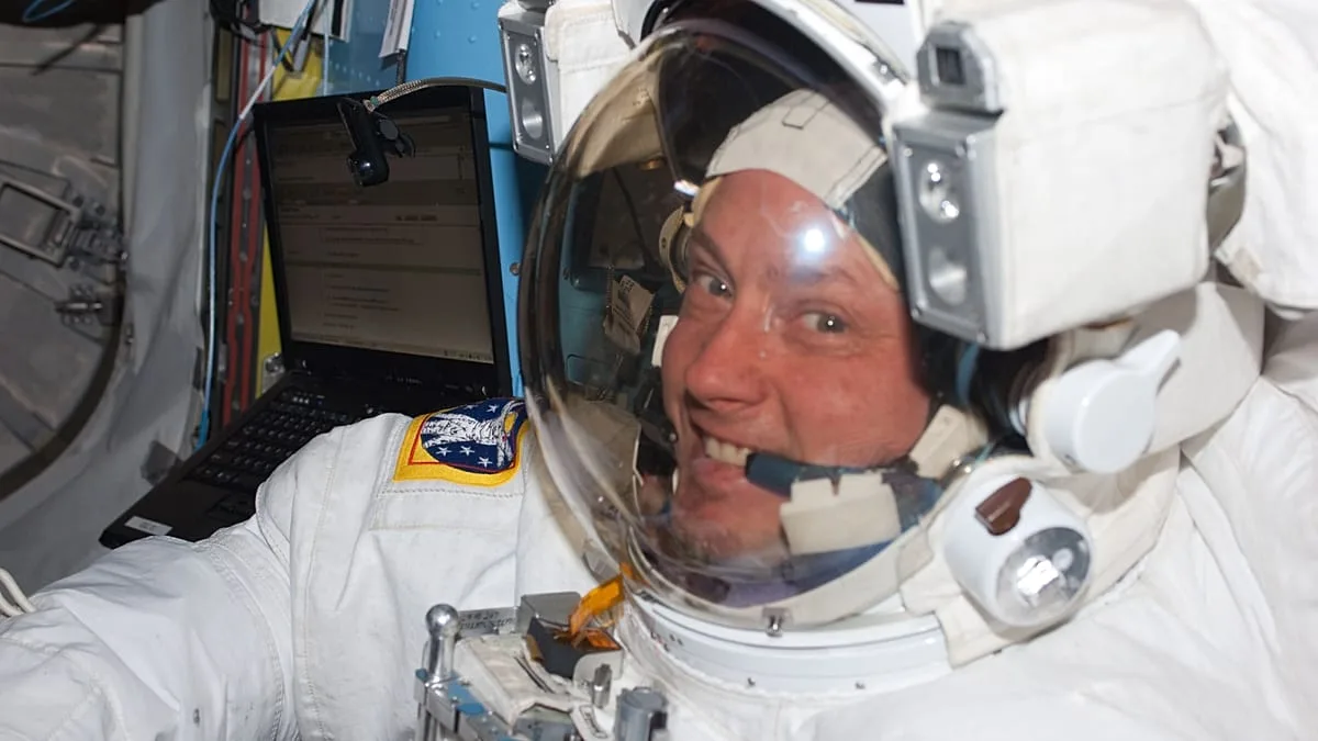 Constipação em astronautas no espaço: análises de sangue dão novas pistas