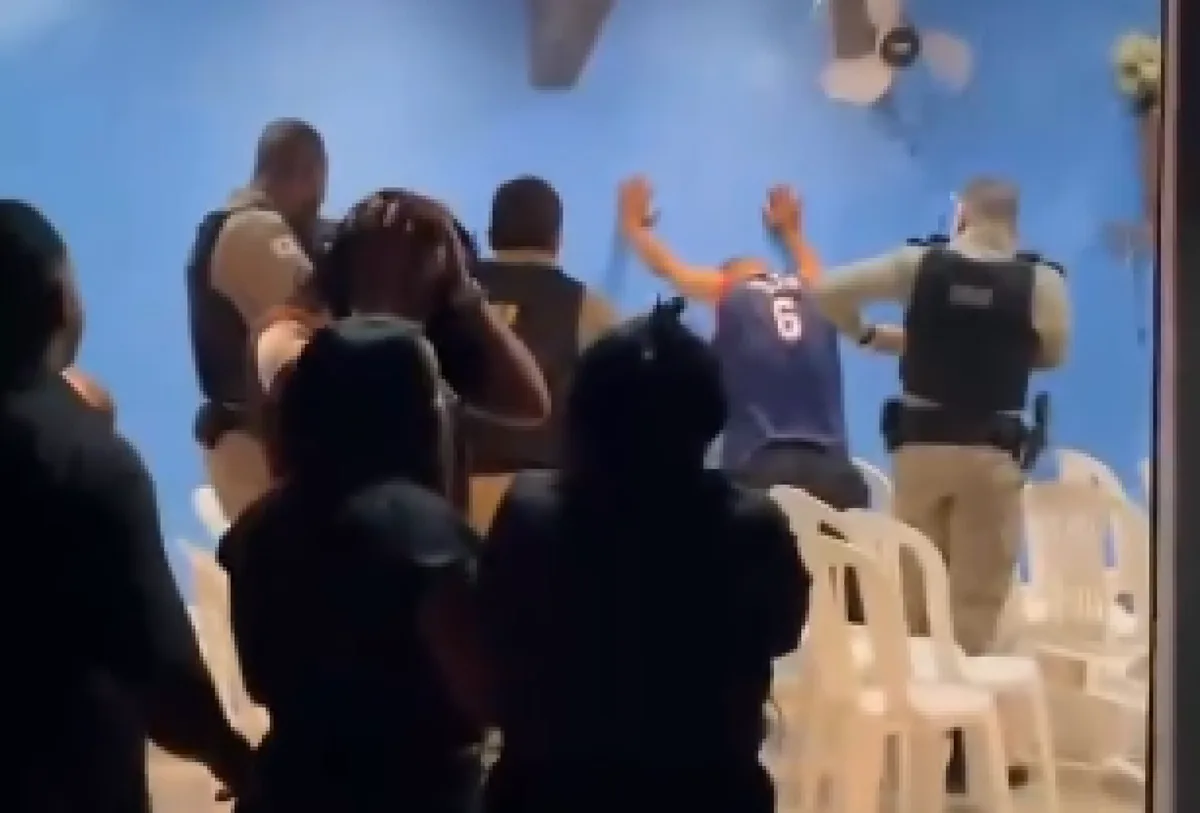 Homem mata ex com tiro no rosto e se esconde em igreja em Nova Lima