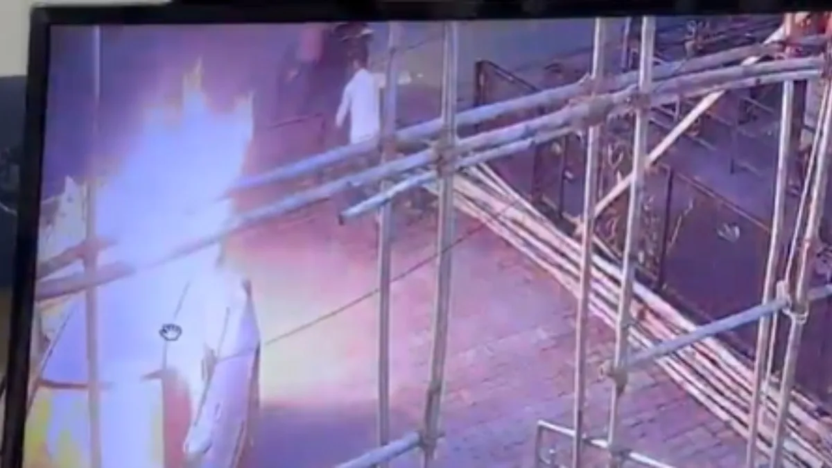 Video: Parked car set ablaze in Varanasi after cafe owner ‘refused to serve noodles’