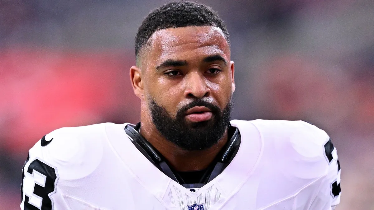Report: Vikings safety Jamal Adams out for season with knee injury