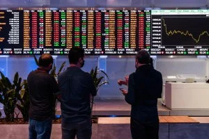 Pesquisa? Petrobras? O que fez Ibovespa sair de queda para alta no pregão desta 4ª