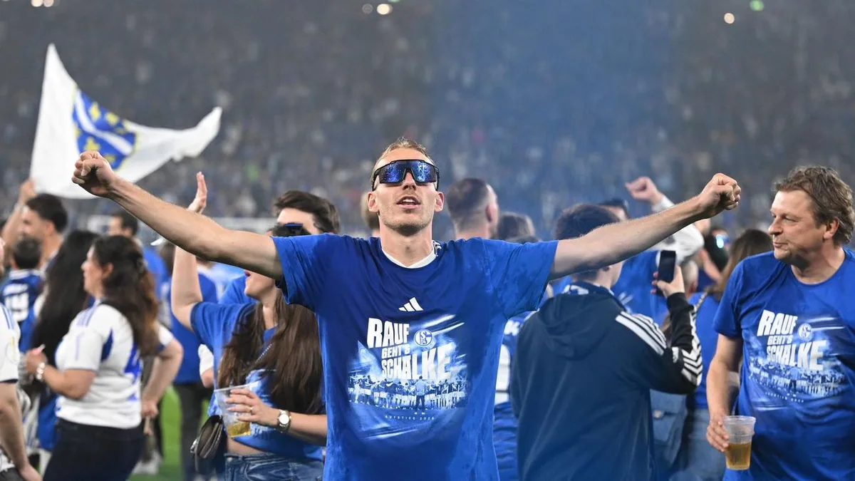 Fußball-Bundesliga: Durchfall und Gänsehaut: Becker über Schalke-Aufstieg