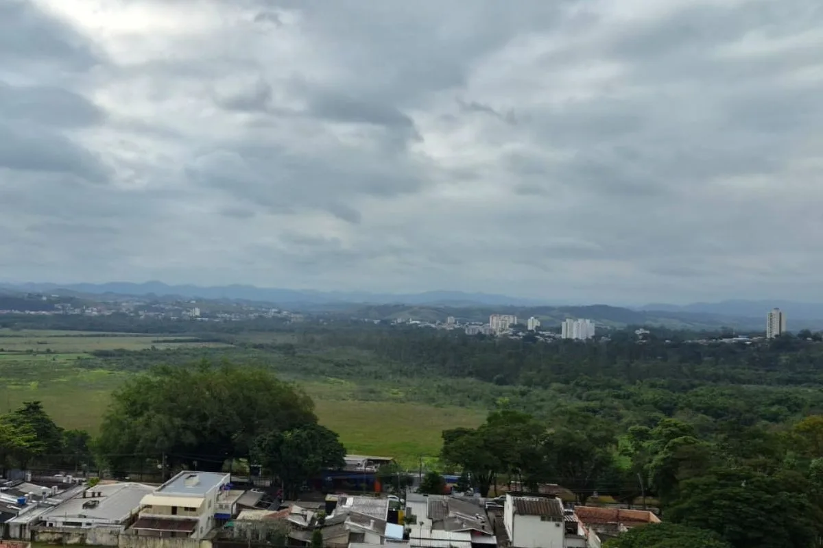 Vale do Paraíba e Serra da Mantiqueira têm chance de chuva isolada no sábado; próxima semana será de calor e tempo seco